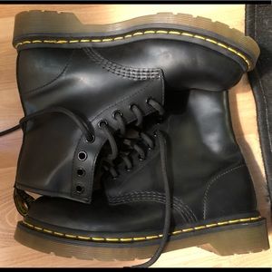 LIKE NEW Dr. Marten’s Women’s Boots